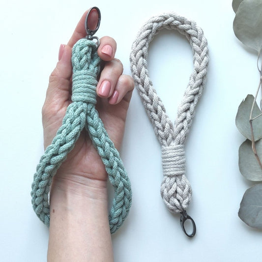 Crochet Pattern - PDF Download - Wristlet - ENGLISH