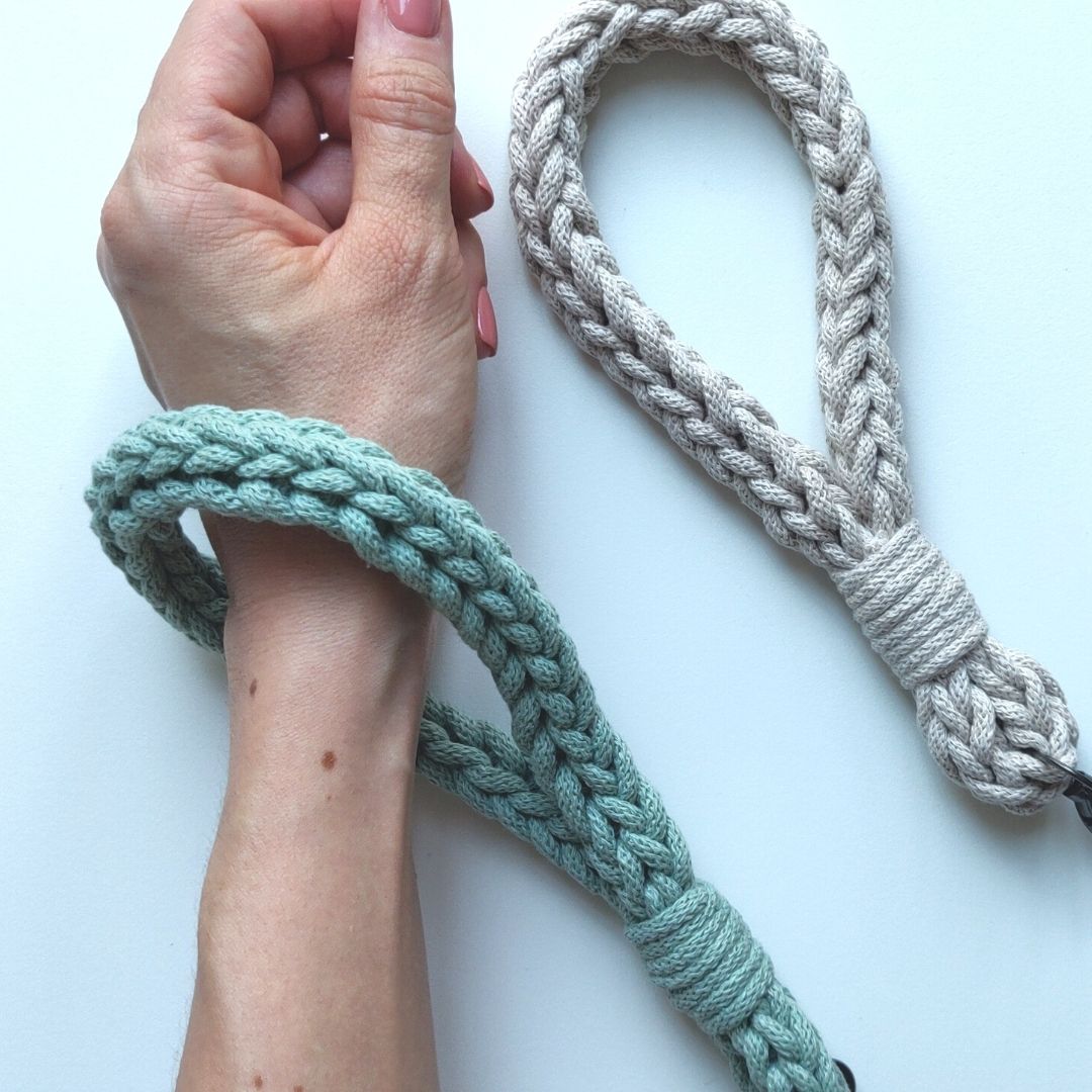 Crochet Pattern - PDF Download - Wristlet - ENGLISH