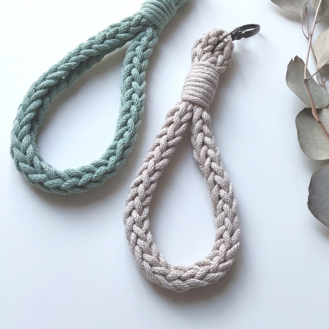 Crochet Pattern - PDF Download - Wristlet - ENGLISH
