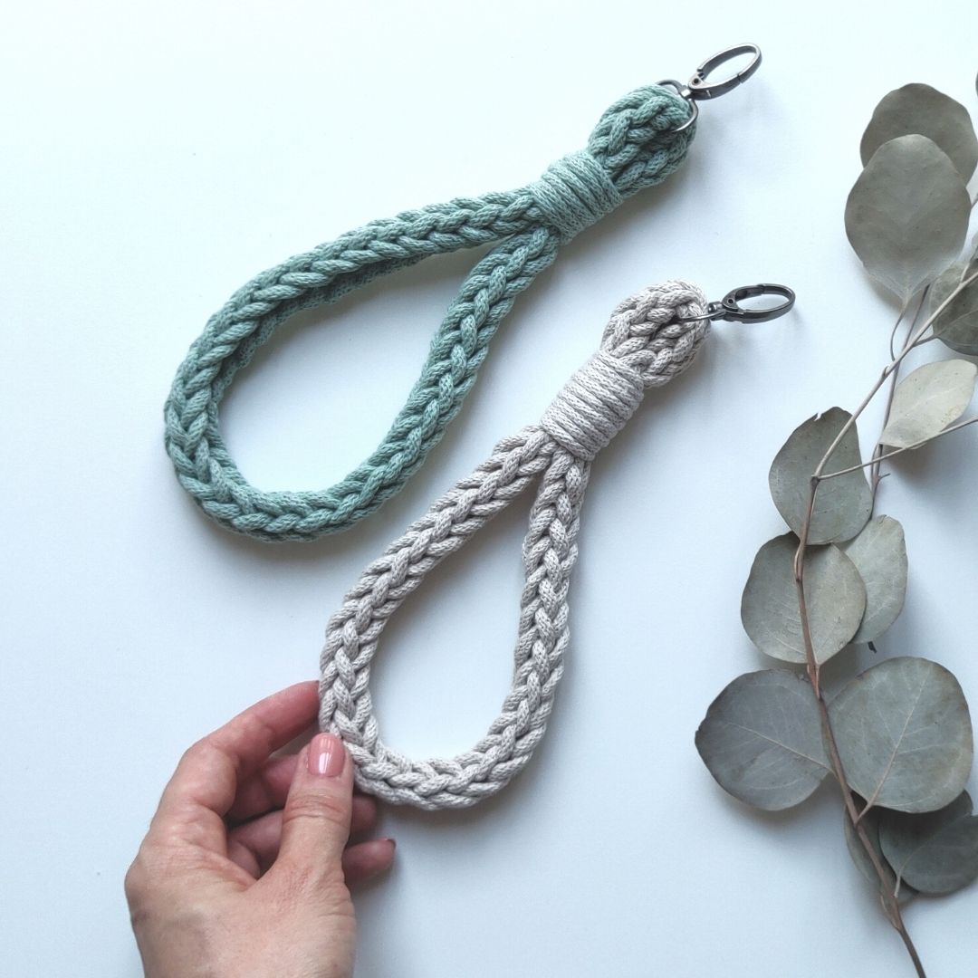 Crochet Pattern - PDF Download - Wristlet - ENGLISH