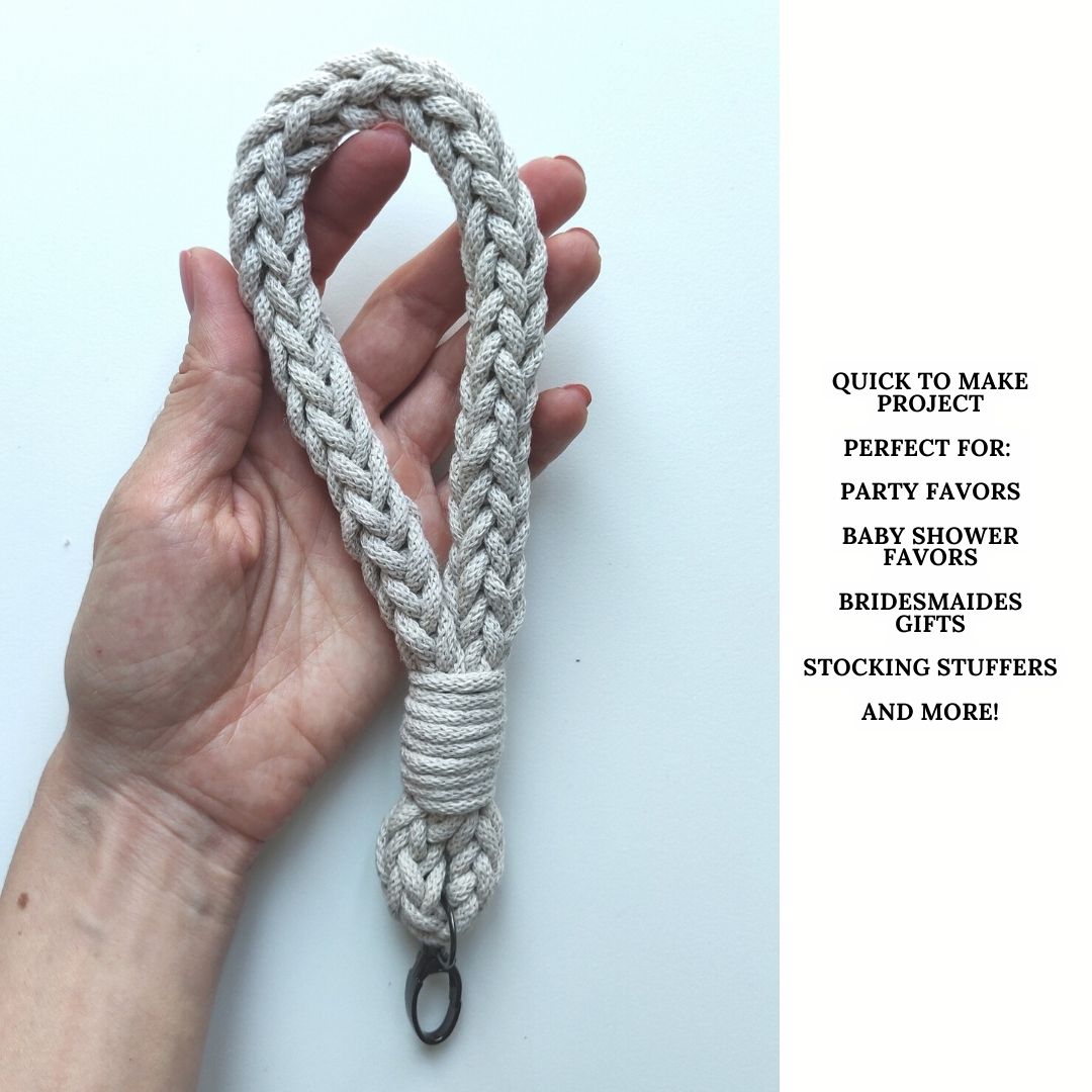 Crochet Pattern - PDF Download - Wristlet - ENGLISH