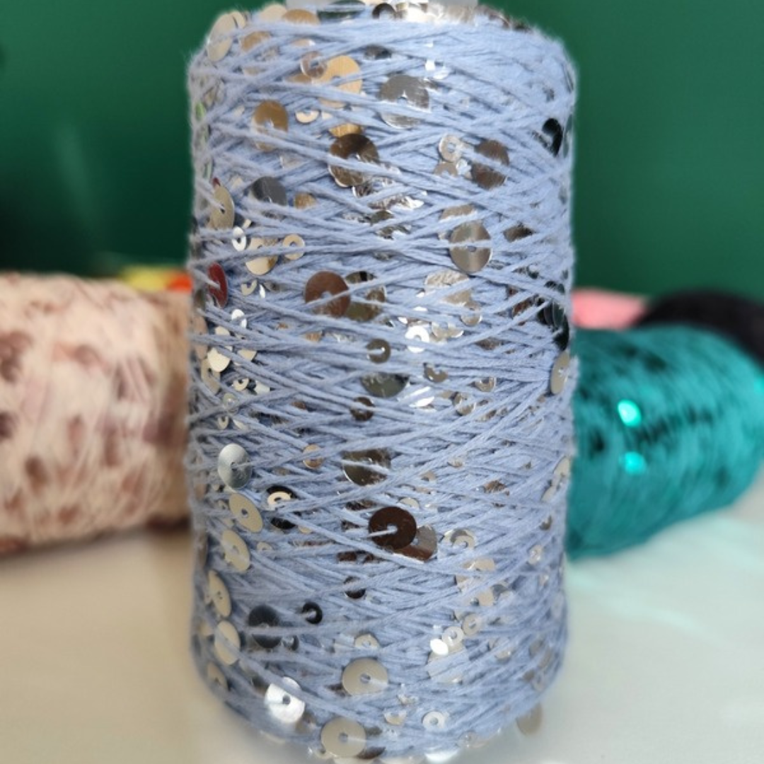 Macrame Spaghetti filato Disco Diva con paillettes colore celeste per uncinetto